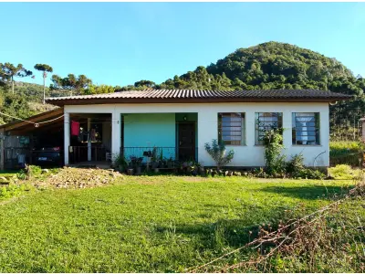 LOTE 023 - Um prédio de alvenaria (somente a Escola), medindo 117,80 m2, (Patrimônio nº 6208), localizado dentro da Matrícula nº 2210 de propriedade a área em nome de Vilson da Silva, na Linha Posse Aruz, também denominado o local de Linha Torres Gonçalves, denominada de Escola Professor Agnelo Ferreira dos Santos em Arvorezinha/RS