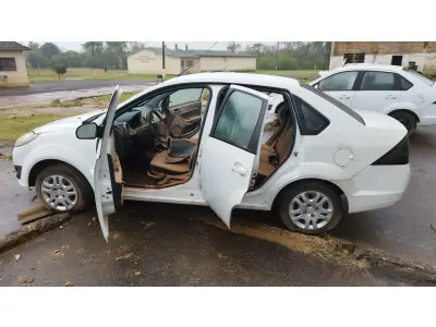 LOTE 039 - FORD/FIESTA SEDAN 1.6 FLEX, placa: IUP-7172, ano/modelo: 13/13