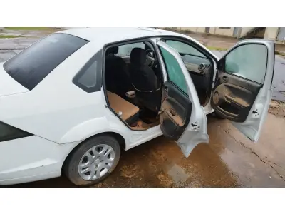 LOTE 039 - FORD/FIESTA SEDAN 1.6 FLEX, placa: IUP-7172, ano/modelo: 13/13