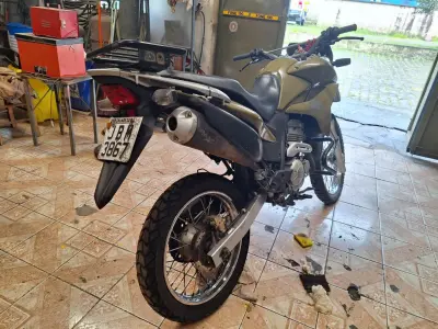 LOTE 009 - Moto: HONDA/XRE 300, placa:JBM-3867, ano/modelo: 12/12