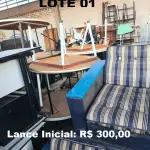 LOTE 001 - Sucata de Mesas, Cadeiras, Sofá e Classes