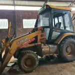 LOTE 007 - RETROESCAVADEIRA  RANDON 406k, Modelo da Máquina RK406/RK406/BRD406, Peso Bruto Máximo 9394 Kg; ano 2011.