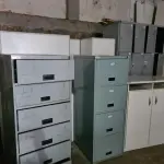 LOTE 008 - Armários de Madeira, Aço, Balcão de Fôrmica