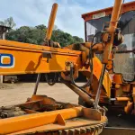 LOTE 001 - MOTONIVELADORA MARCA FIAT ALLIS, ano e modelo 2002, cor laranja, 20T/140CV