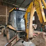 LOTE 007 - RETROESCAVADEIRA  RANDON 406k, Modelo da Máquina RK406/RK406/BRD406, Peso Bruto Máximo 9394 Kg; ano 2011.