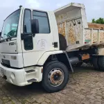 LOTE 003 - CAMINHÃO Ford Cargo 1722E, branco; 2010/2011