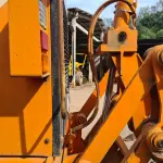LOTE 001 - MOTONIVELADORA MARCA FIAT ALLIS, ano e modelo 2002, cor laranja, 20T/140CV, cor laranja,