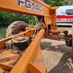 LOTE 001 - MOTONIVELADORA MARCA FIAT ALLIS, ano e modelo 2002, cor laranja, 20T/140CV, cor laranja,