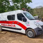 LOTE 002 - AMBULÂNCIA RENAULT MASTER 2.3 DCI, ano 2013 e modelo 2014