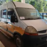LOTE 019 - MICROONIBUS RENAULT MASTER EUROLAF P, ANO 2013, COR BRANCA, E RÁDIO AUTOMOTIVO MARCA CINOY