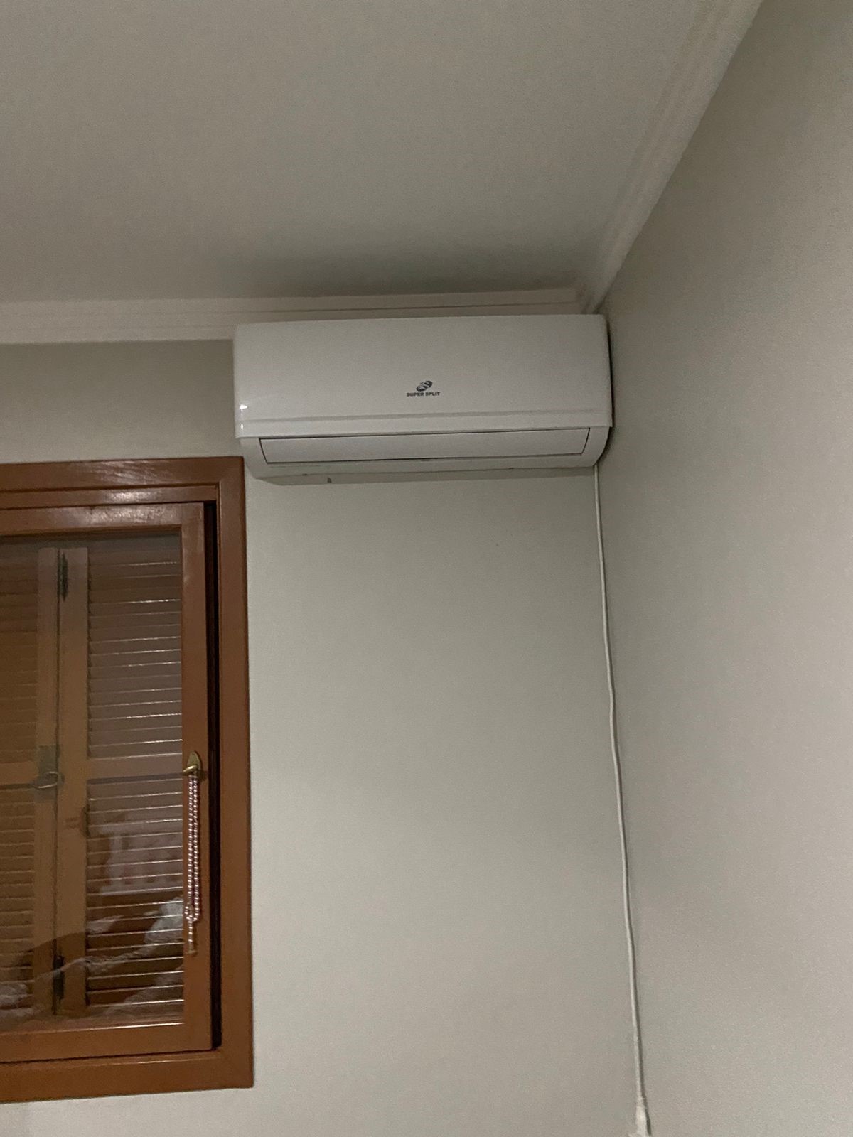 Aparelhos de Ar Condicionado e Churrasqueira Elétrica